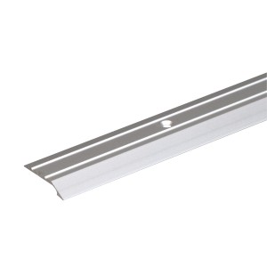 Srebrny profil wyrównujący podłogę z aluminium, o grubości 2 mm, szerokości 30 mm i długości 1000 mm.