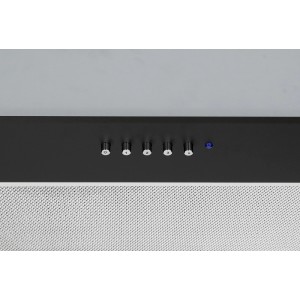 Zbliżenie czarnego okapu płaskiego z pokrętłami sterującymi i filtrem.