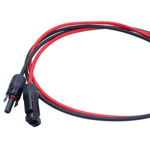 Kabel fotowoltaiczny ze złączami, czerwony i czarny.