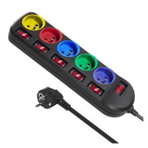 Czarna listwa zasilająca t.b.t. z kolorowymi wkładkami i włącznikami.