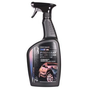 Czarna butelka ze spryskiwaczem z preparatem do usuwania owadów do pielęgnacji samochodu.