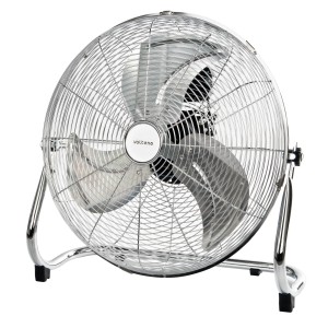 Wentylator o wyglądzie chromu z trzema łopatkami dla optymalnej cyrkulacji powietrza.