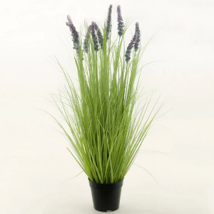 Sztuczna lawenda w doniczce do dekoracji ogrodu.