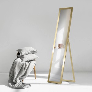 Wolnostojące, złote lustro do garderoby t.b.t. z półką.