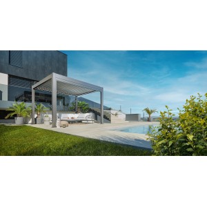 Pergola Biohort w kolorze kwarcowo-szarym/srebrno-metalicznym obok basenu i mebli ogrodowych.