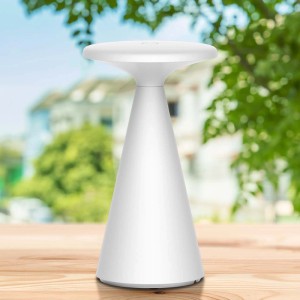 Biała lampa stołowa t.b.t. w nowoczesnym stylu do nastrojowego oświetlenia.