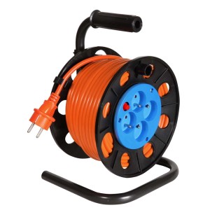 Pomarańczowy przedłużacz na bębnie z czarną ramą i niebieskim rozdzielaczem.