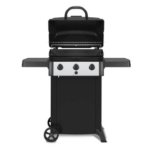 Czarny grill gazowy z otwartą pokrywą i trzema palnikami.