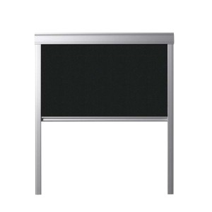 t.b.t. roleta do okna dachowego, czarna tkanina i srebrna rama.