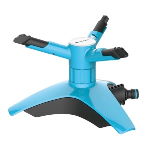 Niebieski zraszacz do trawnika z trzema ramionami do nawadniania ogrodu.