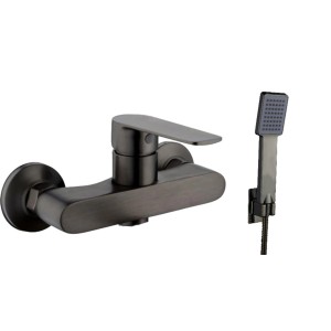 Szara bateria prysznicowa t.b.t. z słuchawką i uchwytem ściennym.