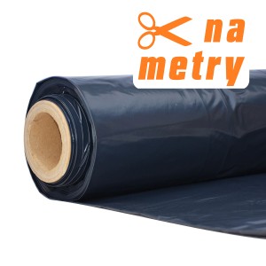Rolka ciemnej folii, sprzedawana na metry do budowy i ogrodu.