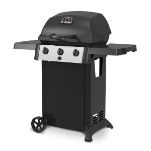 Czarny grill gazowy z trzema palnikami i półkami bocznymi.