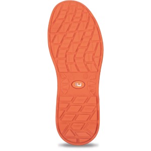 Pomarańczowa podeszwa buta roboczego t.b.t. z antypoślizgowym bieżnikiem.