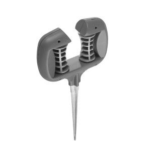 Szary uchwyt na wąż z kolcem do węży ogrodowych.