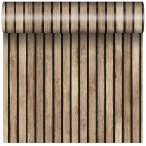 Tapeta t.b.t. z efektem drewna i czarnymi akcentami, zwinięta.