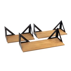 Zestaw czterech półek ściennych z drewnianą półką i czarnym, trójkątnym wspornikiem.