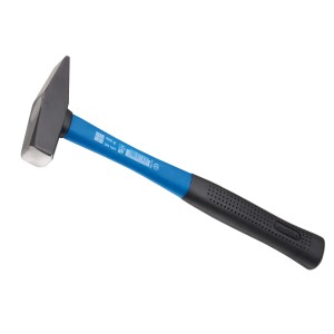 Młotek ślusarski LUX Classic, 500 g, z niebieskim uchwytem z włókna szklanego i czarnym gumowym uchwytem.