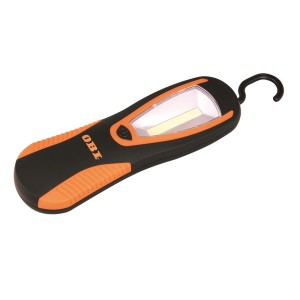 Czarno-pomarańczowa lampa robocza COB z hakiem. Idealna do ciemnych miejsc.