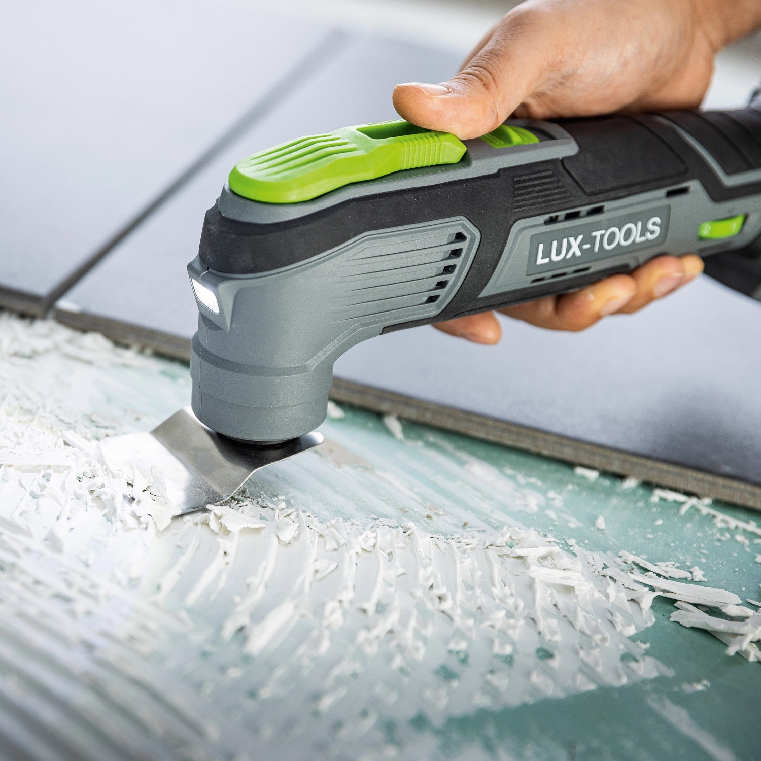 vaqutaux A商品 Lux-Tools Narzędzie wielofunkcyjne 20V kupuj w OBI