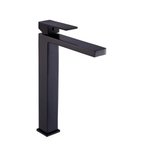 Czarna, nowoczesna bateria umywalkowa t.b.t. do łazienki.