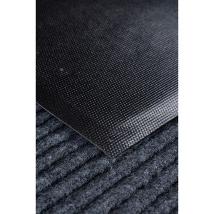 Wycieraczka t.b.t. z prążkowaną teksturą i antypoślizgowym spodem.