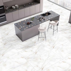 Jasne marmurowe płytki podłogowe w nowoczesnej kuchni. Idealne do stylowej aranżacji wnętrz.