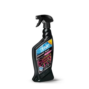 t.b.t. płyn do czyszczenia felg w czarnej butelce ze spryskiwaczem do pielęgnacji samochodu.