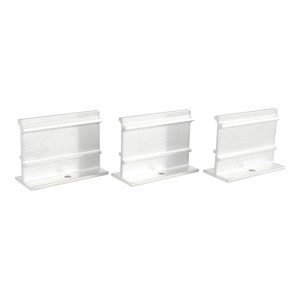 t.b.t. Prowadnice: Detal trzech srebrnych szyn prowadzących.