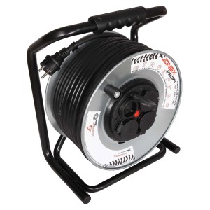 Przedłużacz na bębnie z czarnym kablem i czarną metalową ramą.