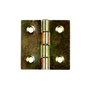 Zbliżenie złotego zawiasu meblowego z czterema otworami do montażu.