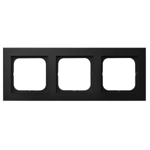 Czarna potrójna ramka do włączników i gniazdek.