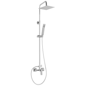 Chromowana kolumna prysznicowa z deszczownicą i słuchawką.