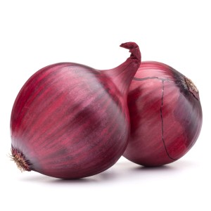Dwie czerwone cebule, warzywa do kuchni.