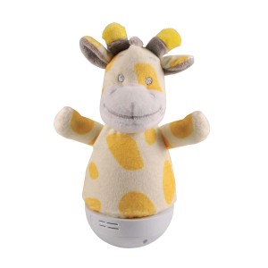 Żółta pluszowa żyrafa jako dekoracyjna lampa stołowa.