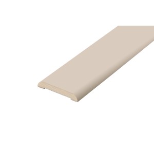 Ościeżnica drzwiowa t.b.t. w kolorze beżowym, zbliżenie.