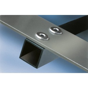 Zastosowanie nitów LUX 4,8x28 mm Classic do łączenia profili metalowych.