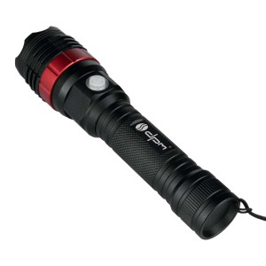 Czarna latarka t.b.t. z czerwonym akcentem i włącznikiem/wyłącznikiem.