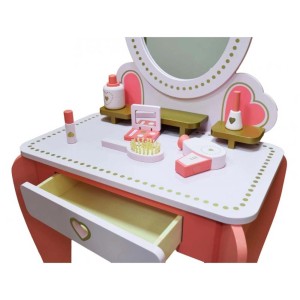 Drewniana toaletka dla dzieci z lustrem i akcesoriami do zabawy w role.