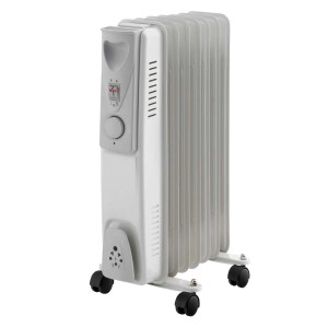 Biały grzejnik olejowy t.b.t. z kółkami do użytku wewnętrznego.