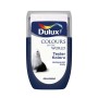 Tester farby Dulux Designer White, wałek do malowania ścian.