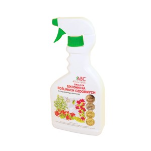 Butelka ze spryskiwaczem ze środkiem owadobójczym do zwalczania szkodników na roślinach ozdobnych.