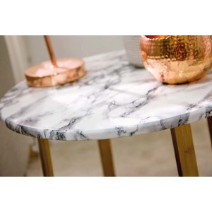 Folia samoprzylepna d-c-fix Marmi Biały na stole, efekt marmuru, 90x210cm.