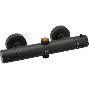 Czarna bateria prysznicowa t.b.t. do montażu na ścianie.