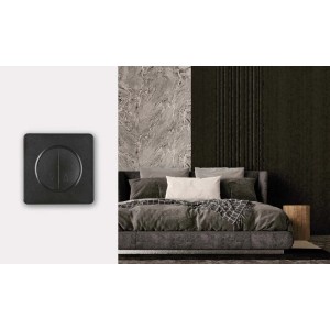 Czarny przełącznik t.b.t. do świateł i innych.