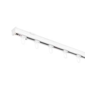 Biały karnisz sufitowy t.b.t. z ślizgaczami do zasłon i firan.