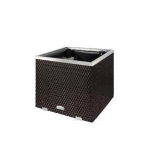 Kwadratowa, brązowa donica t.b.t. z srebrnym obramowaniem. Idealna do ogrodu i na taras.