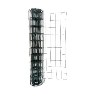 Rolka zielonej siatki drucianej do ogrodzeń.