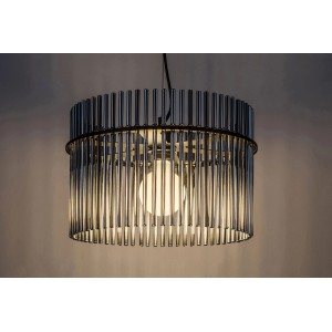 Nowoczesna lampa wisząca t.b.t. z cylindrycznym kloszem z metalowych prętów. Elegancka lampa do salonu.