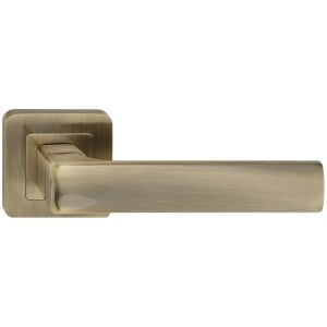 Klamka do drzwi t.b.t. w kolorze brązu, kwadratowa rozeta.